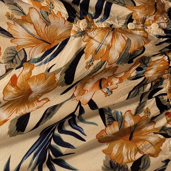 Label of Love Tropical Beach Cover-up - Picture 2 of 3